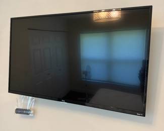 42" ROKU TV, 2019