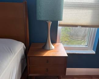Pair of MCM side tables & lamps (1)
