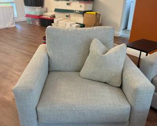 Oversize swivel rocker (matches sofa)