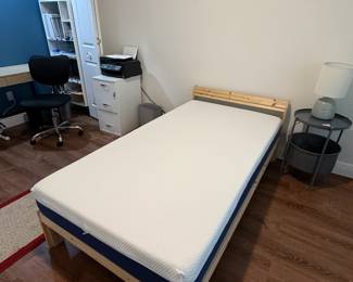 Twin platform bed w/mattress