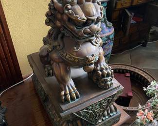 Foo dogs