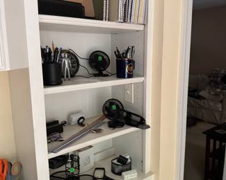 Assorted Desk items 