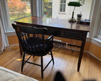 Work Desk - Northwestern University Chair 