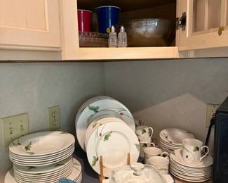 Cornflower corningware dish, set of dishes
