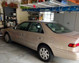 Camry XLE 1997 with appx 90,000 miles -has new battery and turns over but is not running $2600