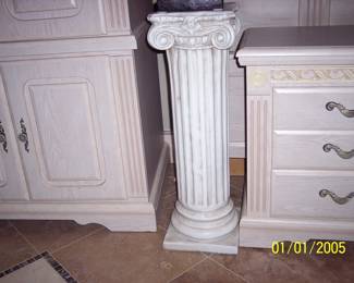 Heavy cement made pilaster stand. Excellent.