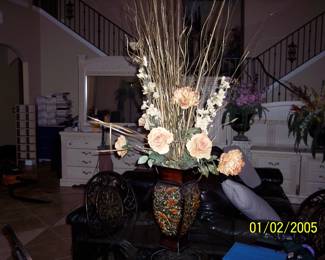 Center piece flower display. Very nice