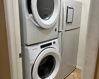 Amana Full Sized Washer/Dryer