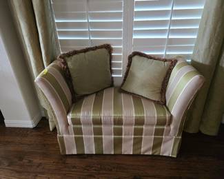settee
