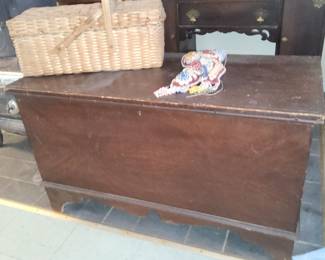 Blanket chest, nice cut out