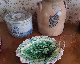 Stoneware crock with blue, whites pottery crock, majolica 