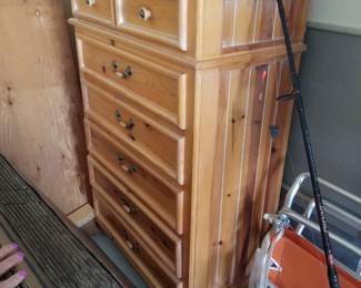 Sturdy 7-drawer dresser