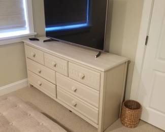 7-drawer dresser