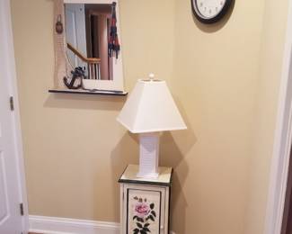 Accent furniture & decor