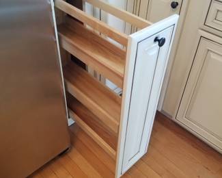 Pull-out spice rack