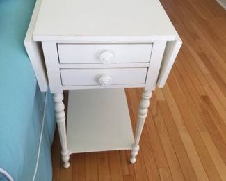 2-drawer accent table