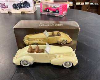 Avon Ceramic Cord Car