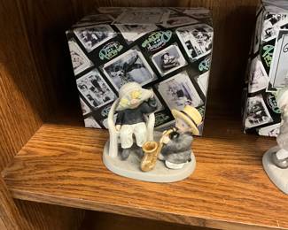 Enesco - Pretty as a Picture Kim Anderson Figurines