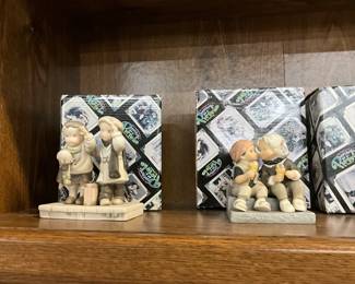 Enesco - Pretty as a Picture Kim Anderson Figurines