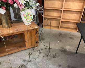 Metal Floor Easel