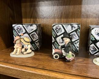 Enesco - Pretty as a Picture Kim Anderson Figurines