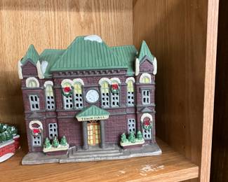 Lemax Dickensvale Christmas Village Town Hall