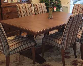 Beautiful Trestle table and 6 chairs from Furnitureland South