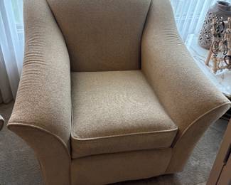 Beautiful accent chair like new $200.00