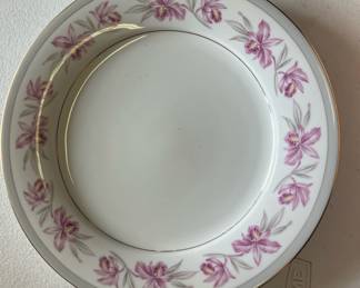 Noritake China 5207 Danville. Large set.