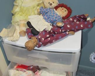 PETERSON more dolls with chest full of doll and baby clothes