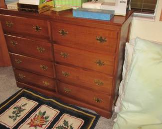 PETERSON small dresser
