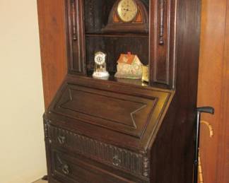 PETERSON desk closed