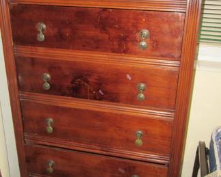 PETERSON chest of drawers with nativity