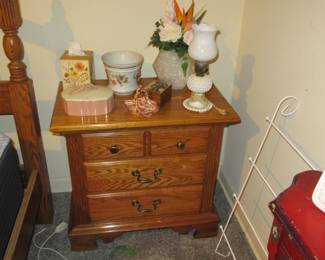 PETERSON lamp and nightstand