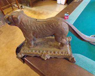 cast iron nut cracker
