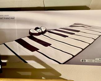 GIANT PIANO MAT.