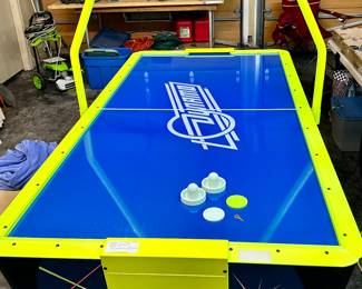 DYNAMO HOTFLASH AIR HOCKEY TABLE.