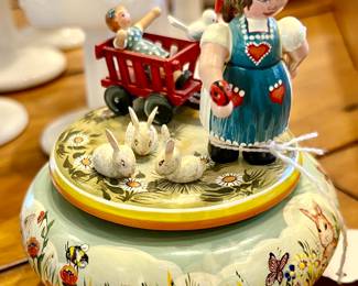 KATHE WOHLFAHRT MUSIC BOX.