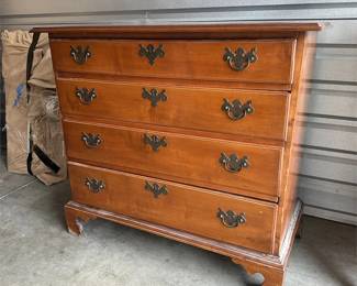 Thomasville Cherry Finish 11-Drawer Dresser w/ Mirror
