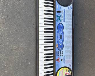 Casio LK-40 Key-Lighting 61-Key Keyboard