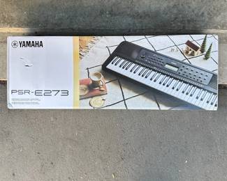 Yamaha PSR-E273 Digital Keyboard