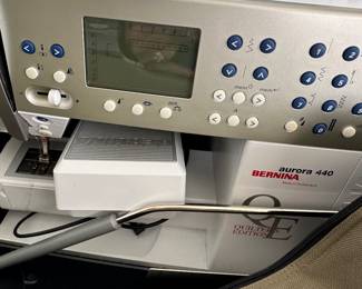 Bernina Aurora 440 Quilters Edition machine
