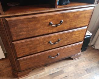 Dresser $100