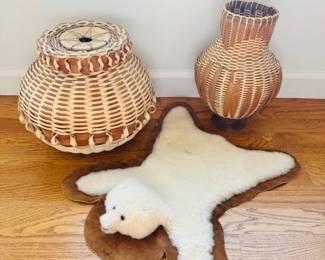57 MiniSheepskinBearRugPairofDecorativeWovenBaskets