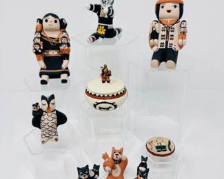 105 PuebloStorytellerAnimalPotteryFiguresNewMexico