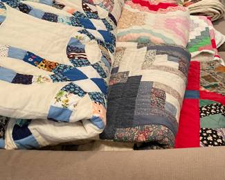Large selection of quilts 