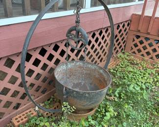 Witches cauldron - cast iron 