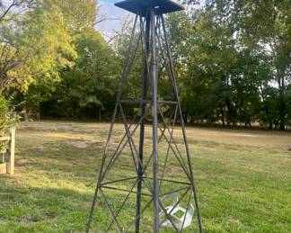 Lots of great rustic lawn Decor