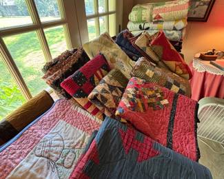Have we mentioned the beautiful QUILTS!