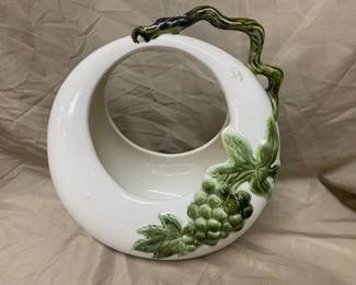 Hull Tokay Moon Basket